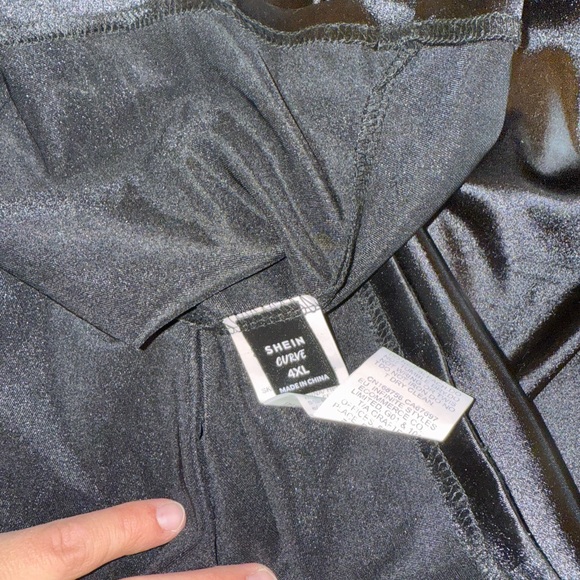 SHEIN Black Sleeveless square Neck Gown with bow back - Picture 3 of 3